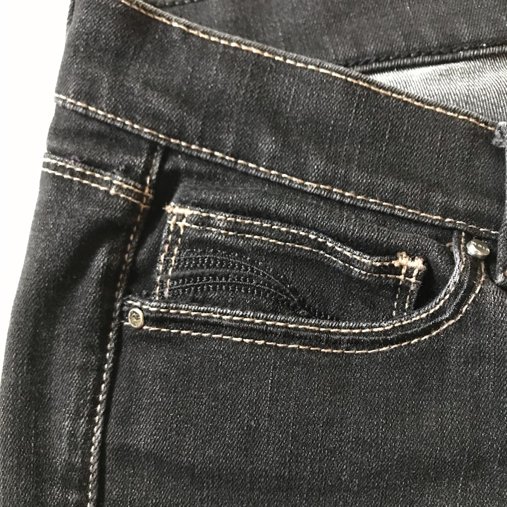 White House Black Market Noir Pedal Pusher Jeans 6 - Picture 5 of 11